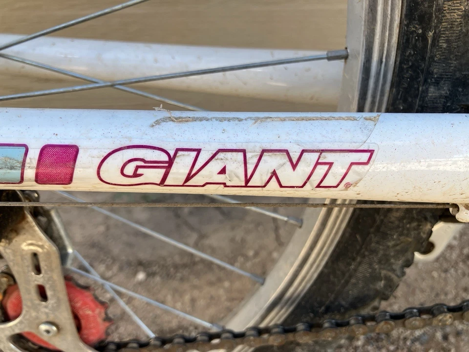 Giant Bicycle - Image 4 of 4