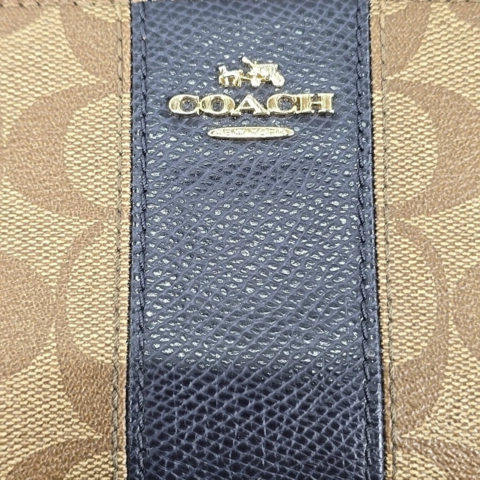 Cartera Muñequera Coach Cuero PVC Doble Cremallera F52848 - Marrón y Azul Marino Foto 2 de 4
