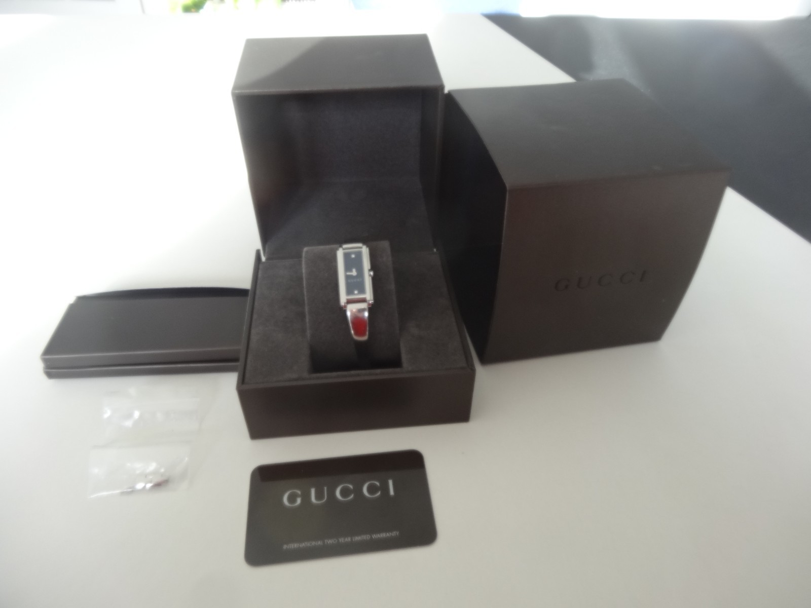 Montre femme GUCCI G-Line YA 109518 neuve montre quartz diamant bracelet rigide