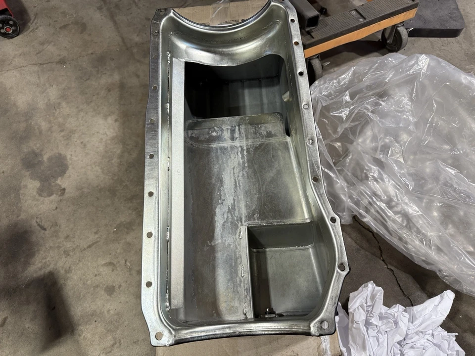 MOROSO 福特 351C 后油底盘,容量 8 夸脱 — 第 3/4 张图片