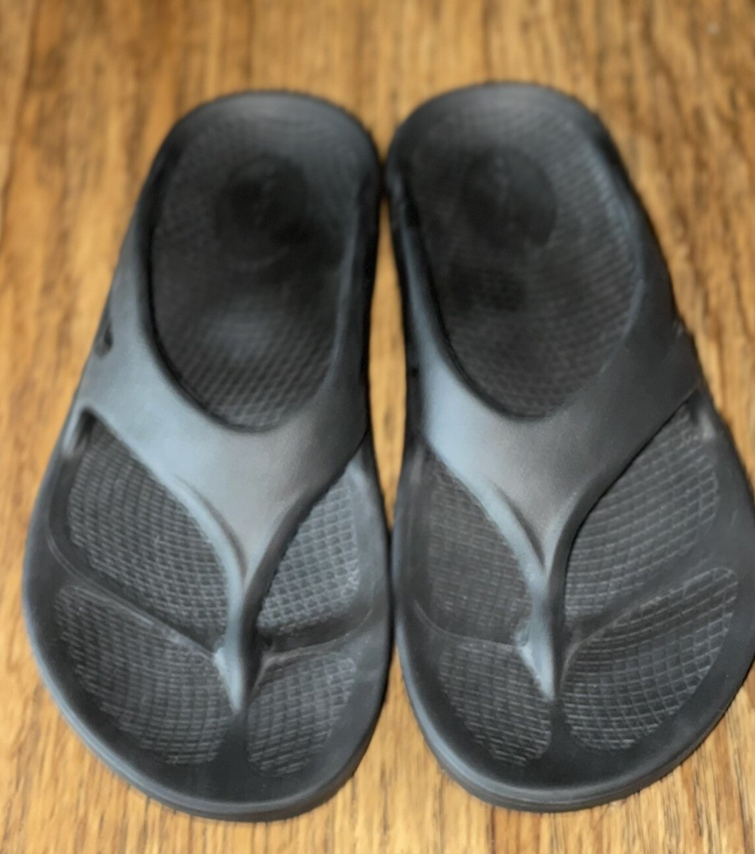 OOFOS Slip On Recovery Unisex Thong Flip Flops Sandals Size  display picture 2