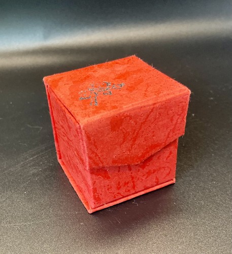 1,5" massiver Glas Briefbeschwerer mit lasergeätzten Liebesschwänen und magnetischem rotem Etui - Bild 12 von 12