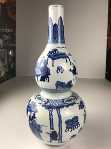 Chinese 46cm blue and white porcelain Vase