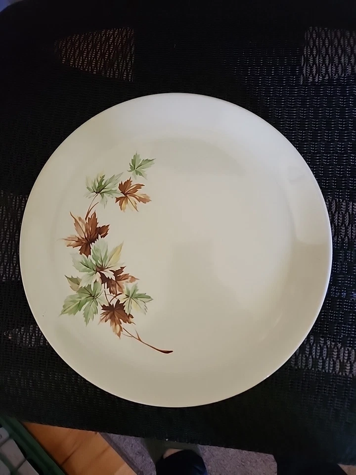 Plato de cena Salem hoja de arce 10 1/8" de colección descontinuado EE. UU. MCM EUC otoño otoño Foto 2 de 4
