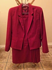 Vintage 2 piece Sasson Suit Jacket and Skirt set Size 6/7