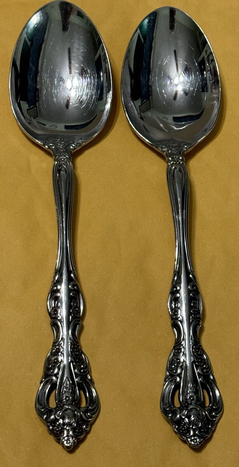 2 Oneida Heirloom Cube MICHELANGELO Serving Spoons 8 3/8" Stainless Flatware