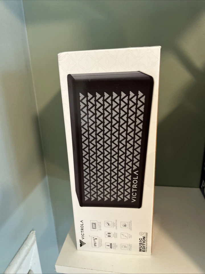 NEW VICTORLA MUSIC EDITION 2 PORTABLE BLUETOOTH SPEAKER VPB-400 BLACK New - Image 2 of 3