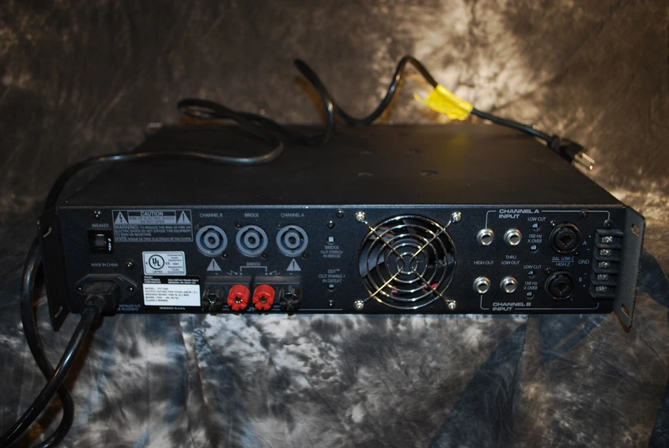 Amplificador de potencia PEAVEY PV 1500 Foto 4 de 4