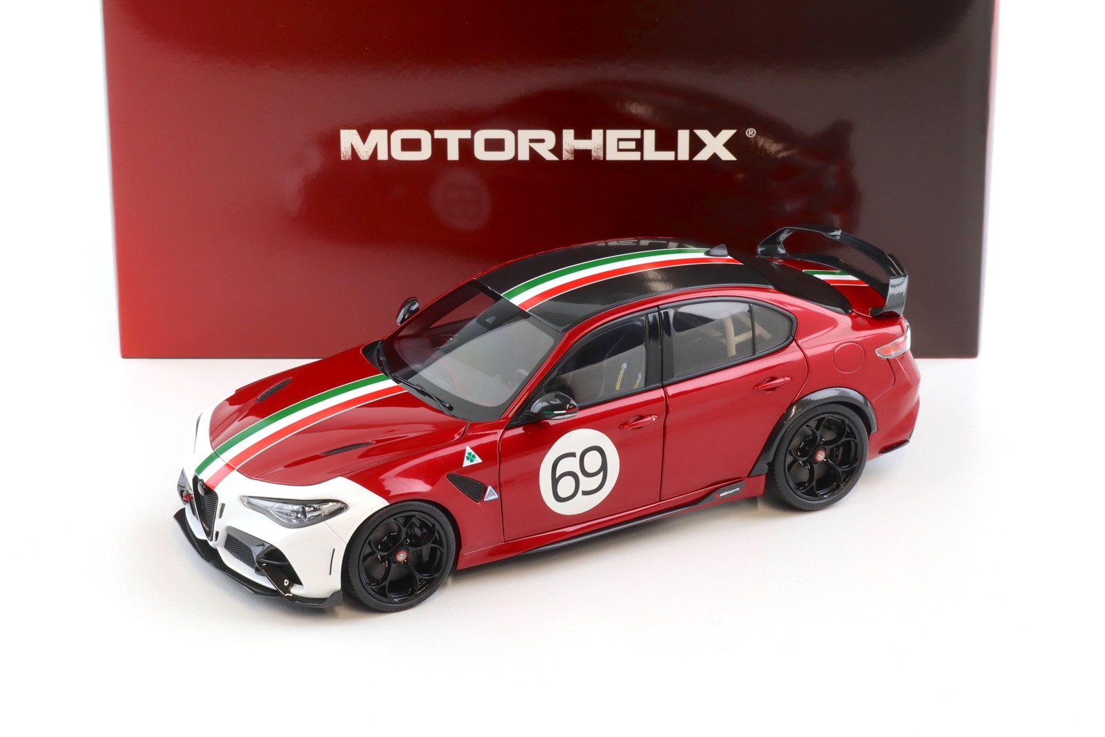 1:18 Motor Helix Alfa Romeo Giulia GTAm Rosso GTA Red Italy Livery #69 M89010
