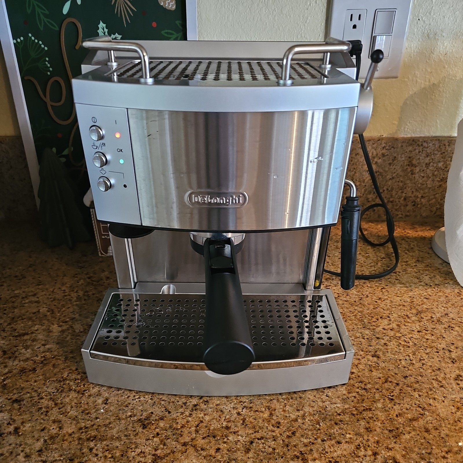 DeLonghi Ec702 15 Bar Pump Driven Espresso Latte and Cappuccino Maker Stainless