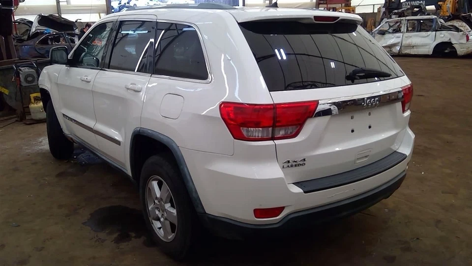 Radiator Wk Body VIN E Or F 6th Digit Engine Fits 11-21 GRAND CHEROKEE 6834704 - Image 3 of 4