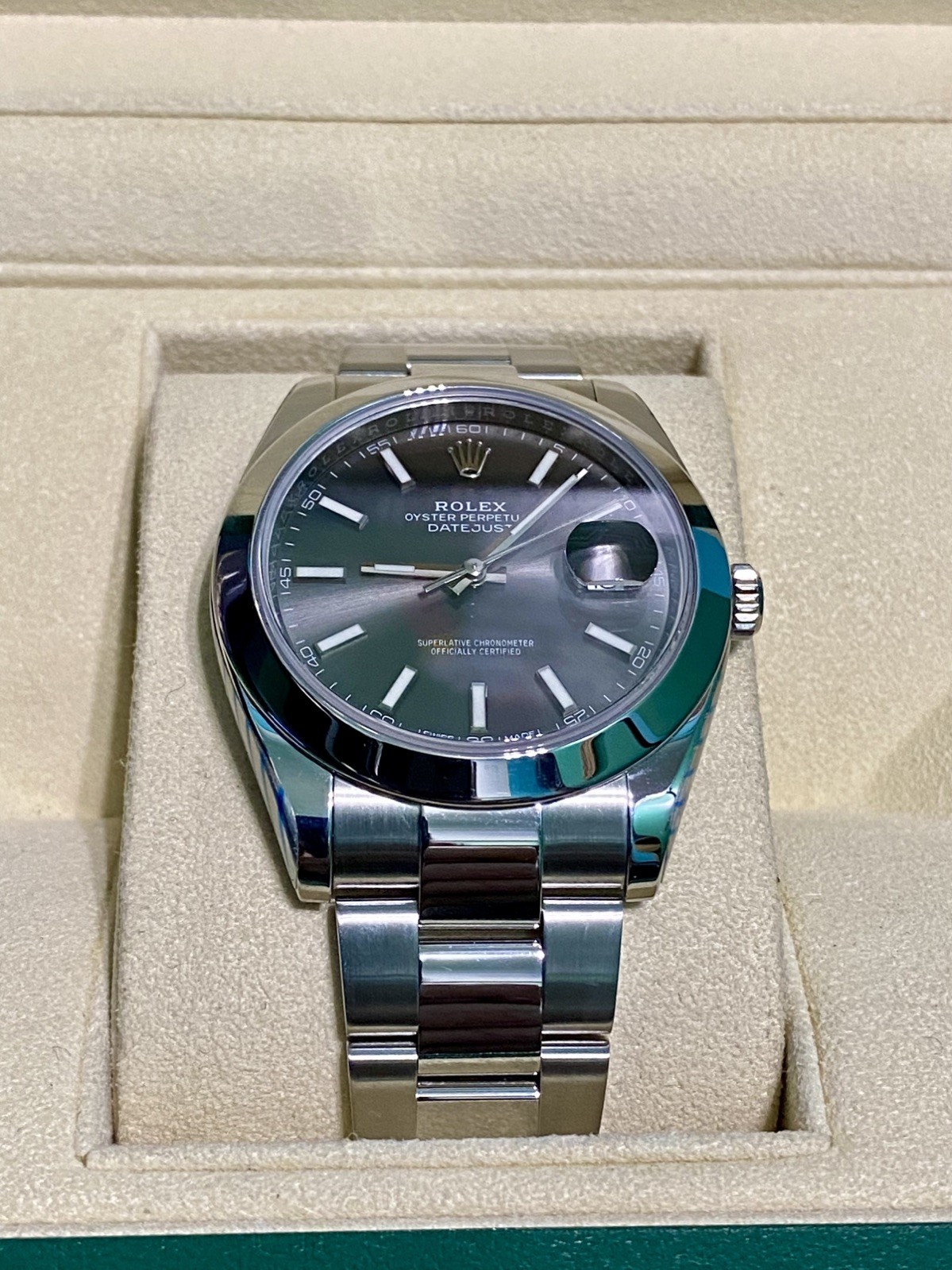 Rolex Oyster Perpetual Datejust 41mm - Rhodium Dial