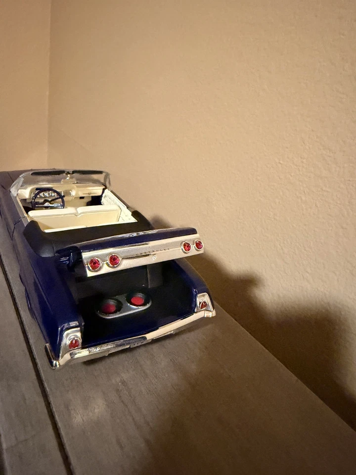 West Coast Choppers 1962 Impala 1:24 Scale Diecast Car. Dark blue,cream interior - Image 3 of 4