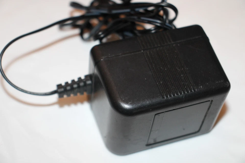 Controlador de violín Zeta VC-220 MONTAJE EN RACK AMPLIFICADOR con FUENTE ADAPTADOR DE CORRIENTE Foto 3 de 4