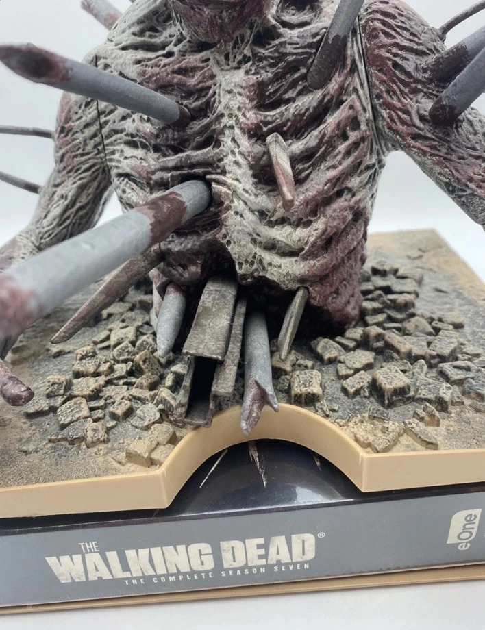 Walking Dead Limited Edition Season 7 Blu-Ray Spike Walker figure rare  - Image 4 of 4