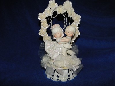 New Treasured Moments Wedding Caketop with dancing Bride & Groom & rose arch #52