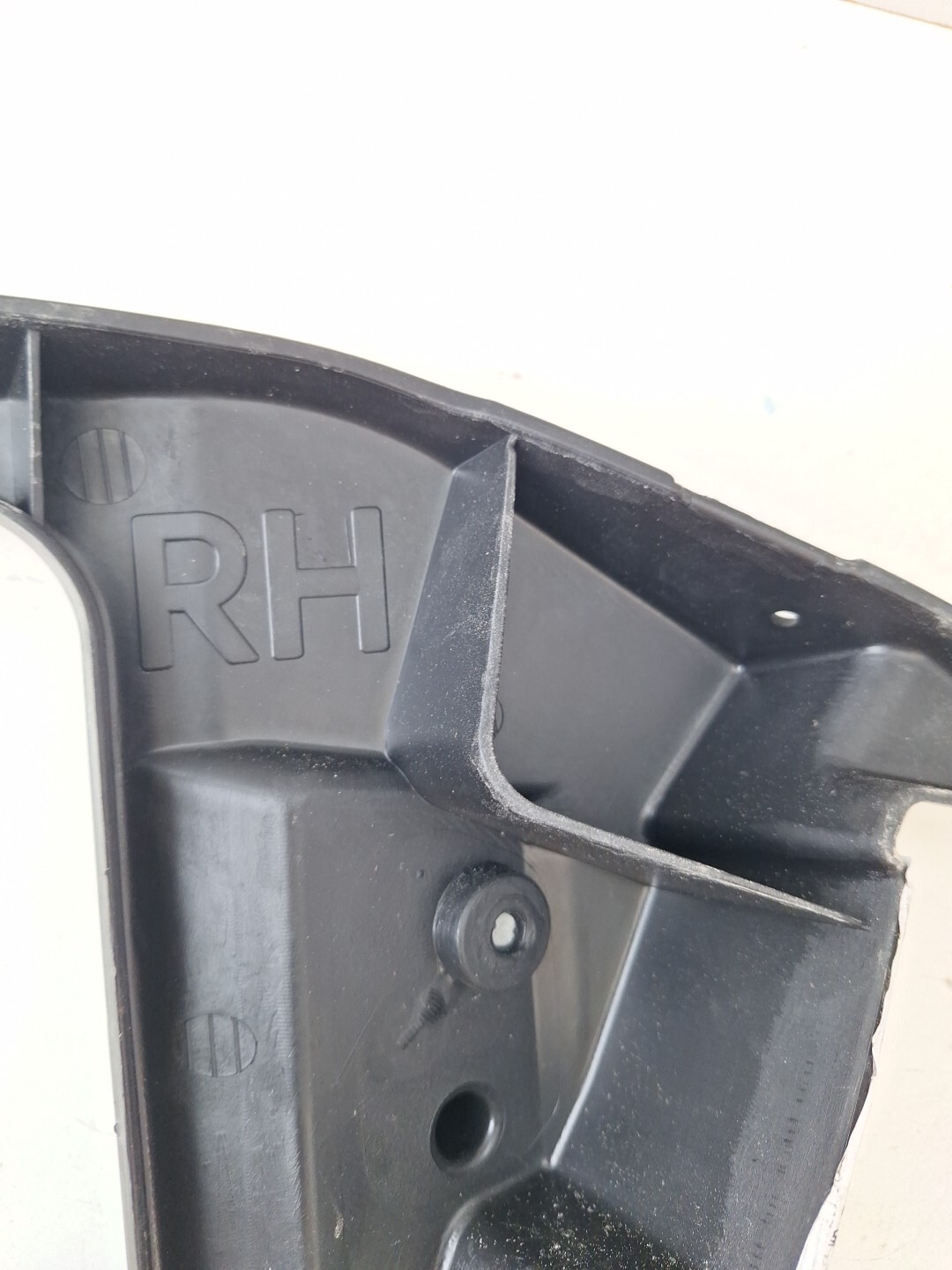 Genuine Ford Focus Mk2 Rear Bumper Mounting Bracket RH 2004-2008  