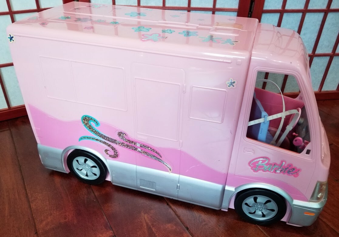 BARBIE HOT TUB PARTY BUS Pink Motor Home RV Camper 2006 Mattel Lights