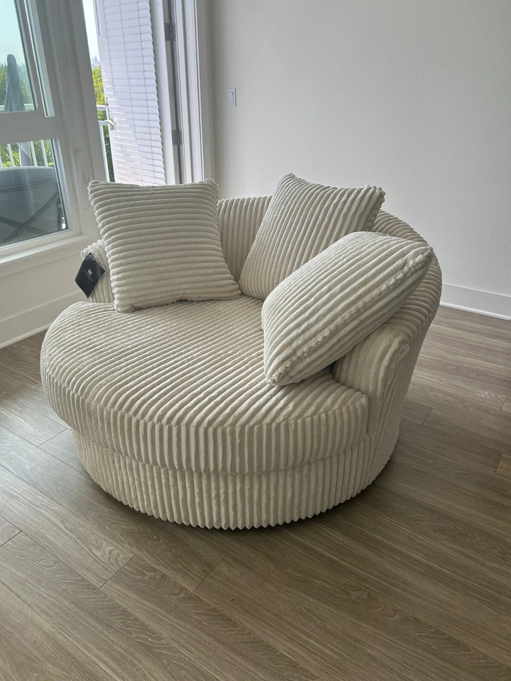 Sofá Accent (sillón giratorio)- $400 Foto 2 de 4