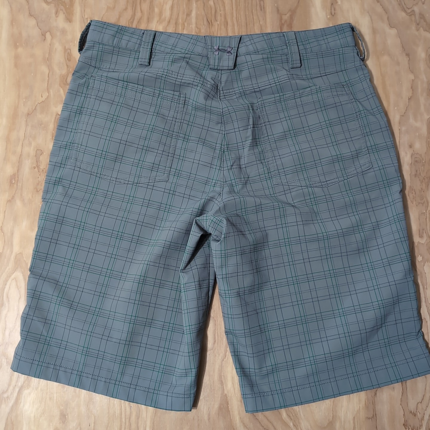 Under Armour UA Performance Shorts Mens 34x12 Gray Plaid Heat Gear Lightweight thumbnail 7