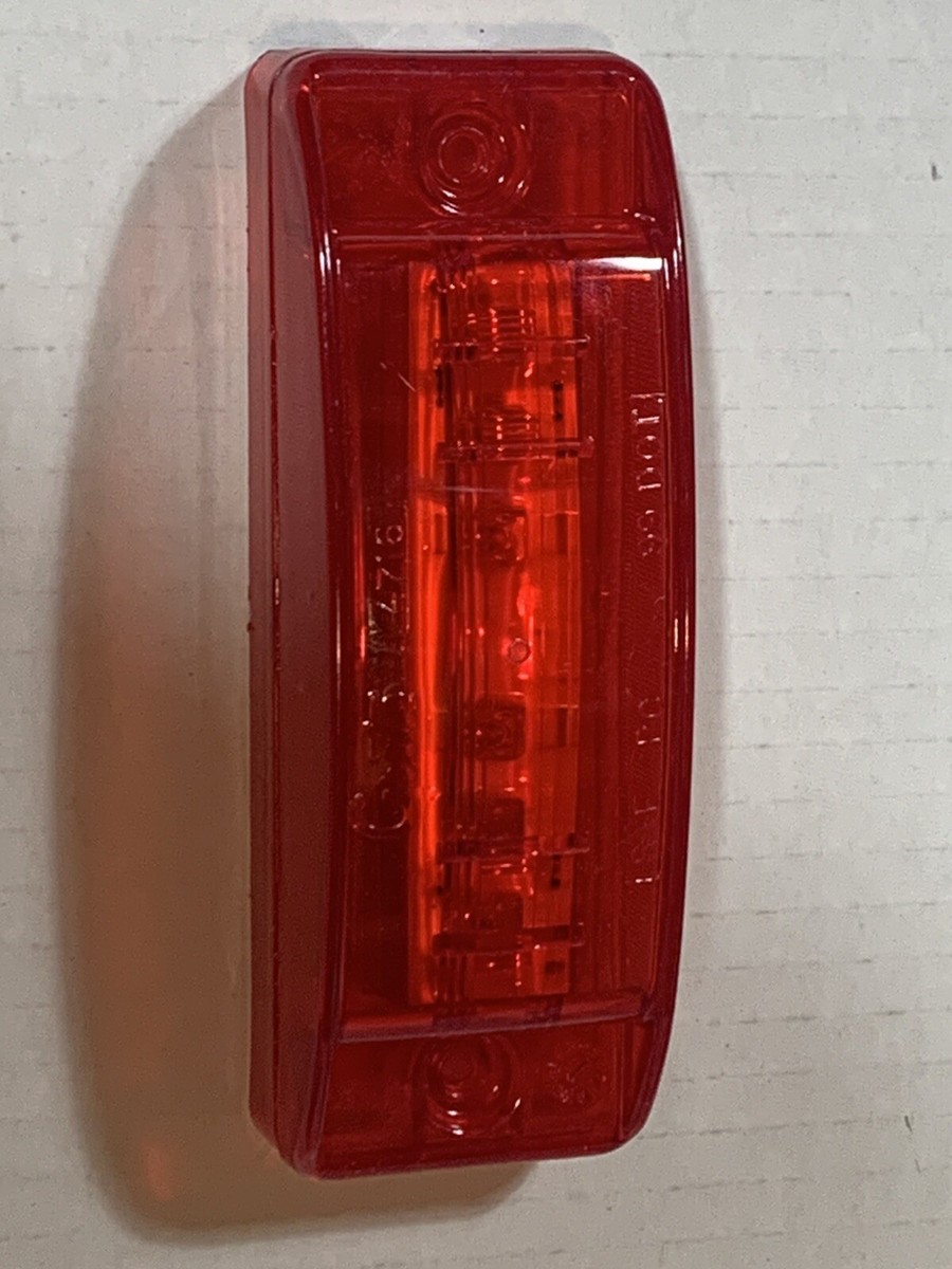 ぐたーく Grote 47162 Red Clearance/ Marker LED Turtleback Light Supernova