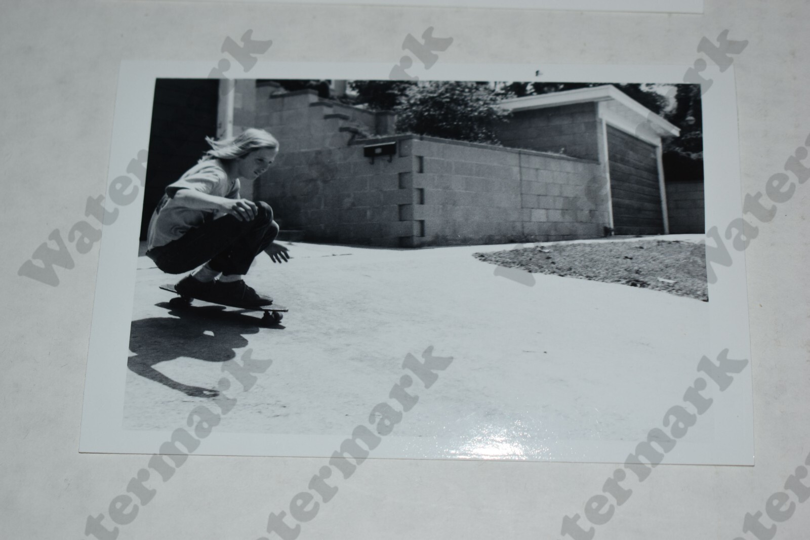 1975 skateboarding candid skater action shot VINTAGE PHOTOGRAPH  Ce21