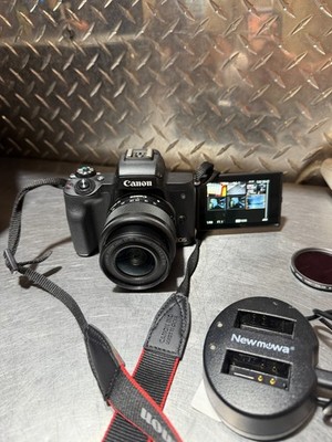 CANON EOS M50 MIRRORLESS CAMERA   15-45MM LENS   BATTERY & CHARGER