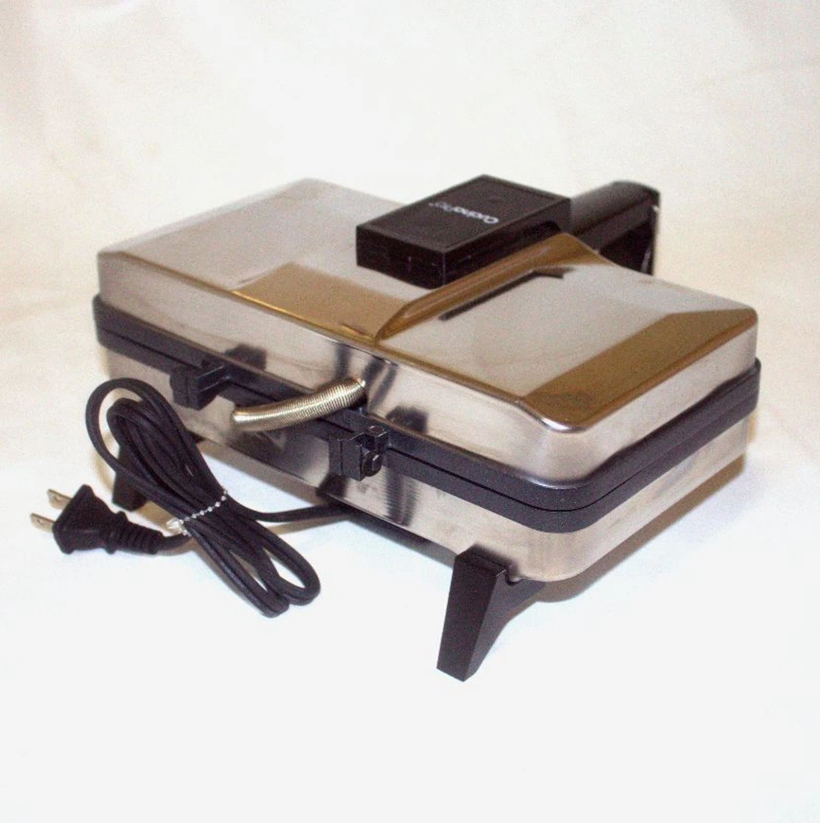 Double Pizzelle Cucina Pro 220-05NS 5" Maker Non-stick Works Stainless EUC