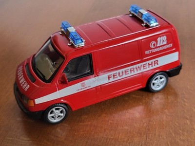 Krankenwagen Modell Cararama Hongwell VW Bus T4 Feuerwehr Ambulance 1:43