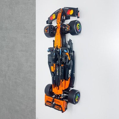 Wandhalterung kompatibel mit LEGO Technic McLaren F1 Auto MCL39 42228