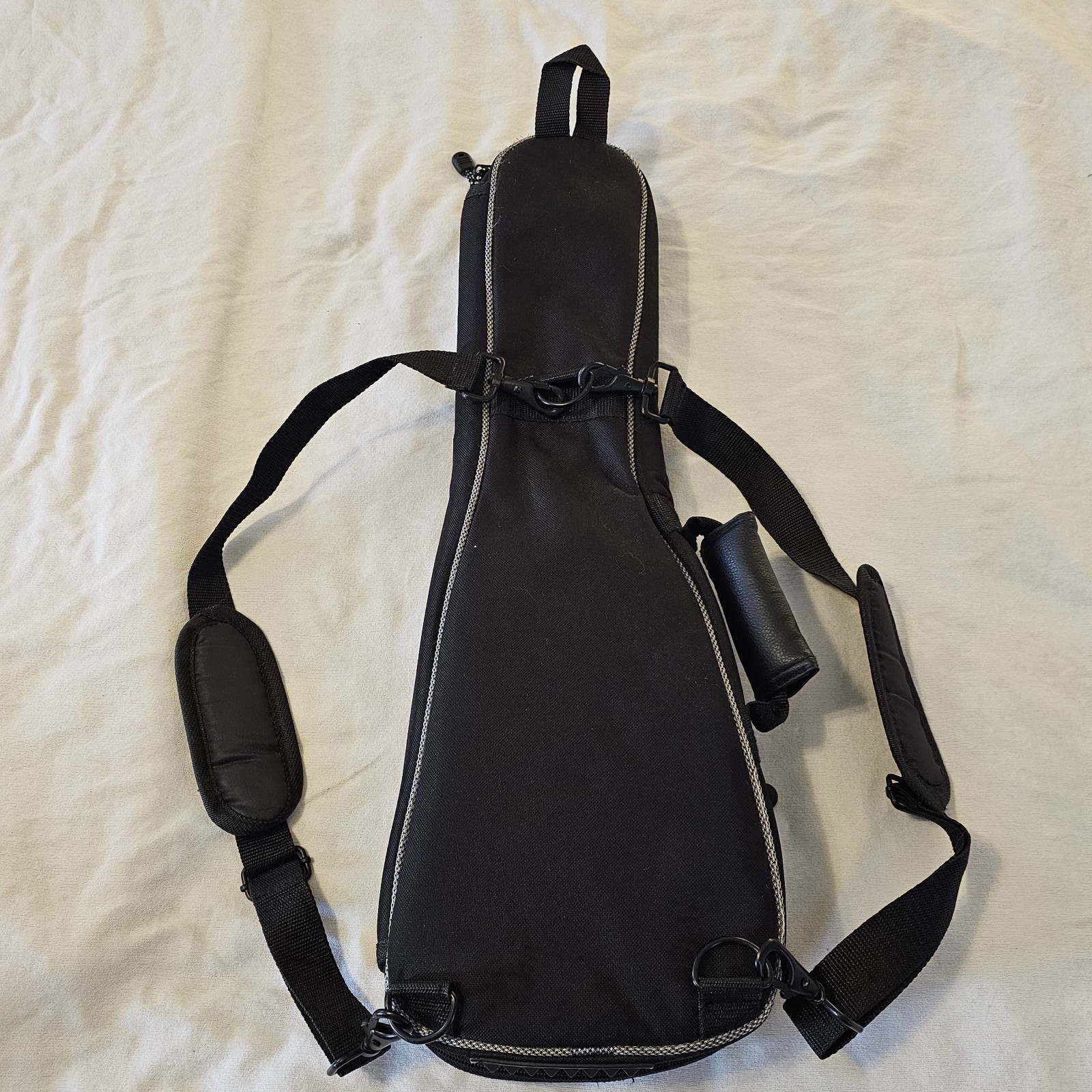 SET Kala Brand Makala Red Burst Soprano Dolphin Ukele w/ On-Stage Padded Gig Bag