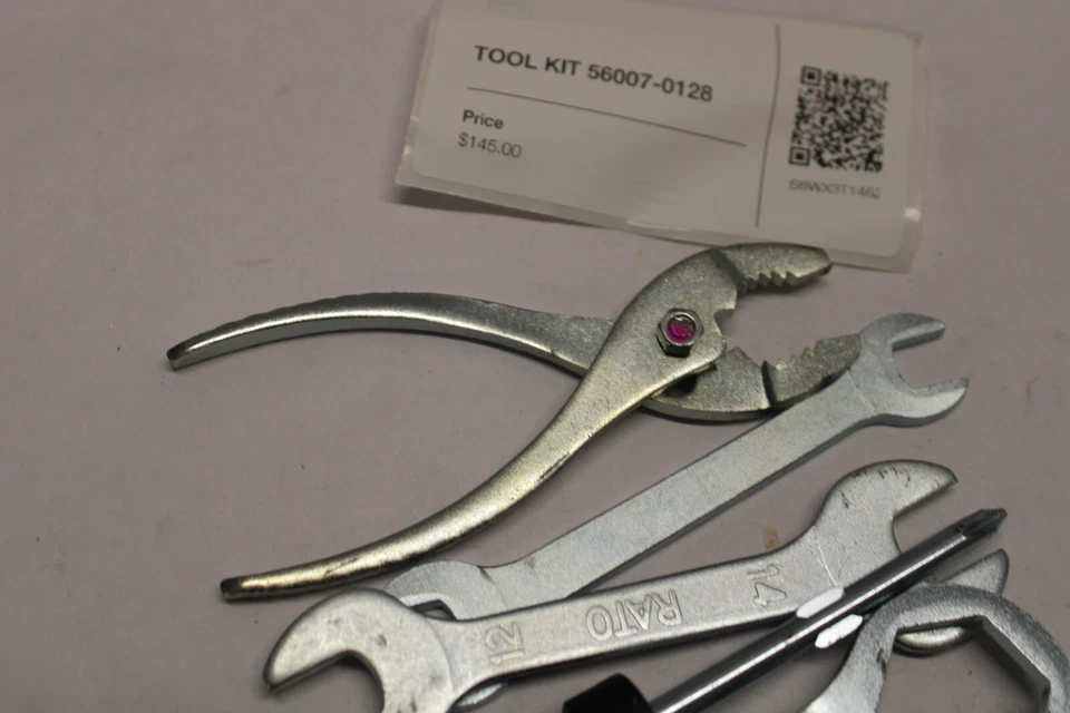 KIT HERRAMIENTAS 56007-0128 2016 Kawasaki Versys 650 Foto 3 de 4