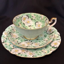Shelley England Trio Green Daisy Tea Cup, Saucer And Dessert Plate