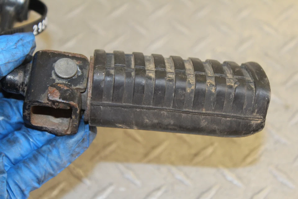 1980 KAWASAKI 750 LTD KZ750H LEFT FRONT FOOT REST PEG STEP - Изображение 2 из 4