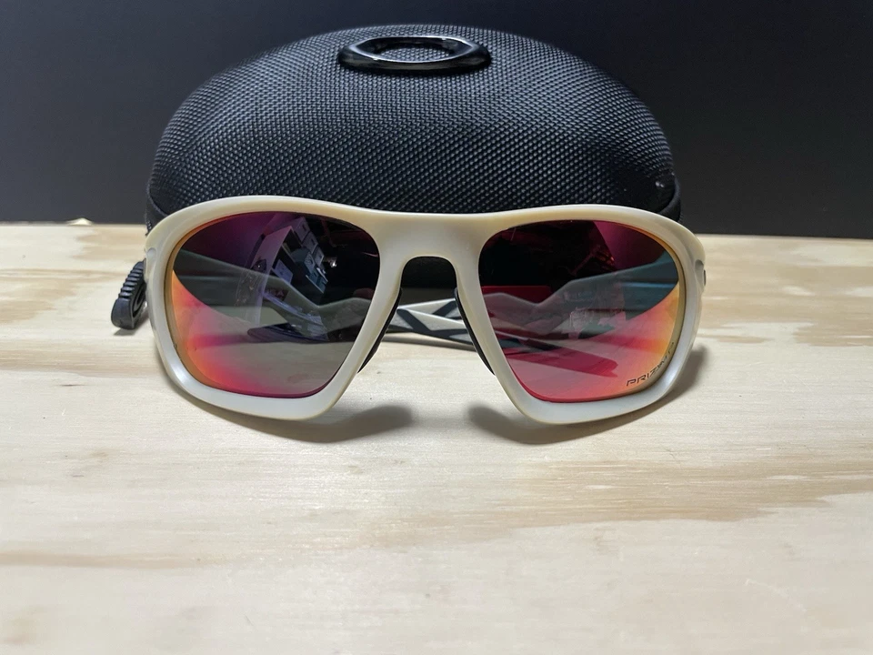 Oakley Lateralis Matte Sand/Red Prizm Polarized Sunglasses W/ Case - Image 2 of 4