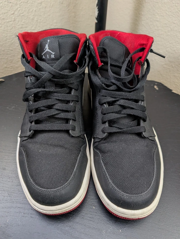 Air Jordan 1 Mid Negro/Gris Frío-Rojo Gimnasio Hombre Talla 11 (554724-004) Foto 4 de 4