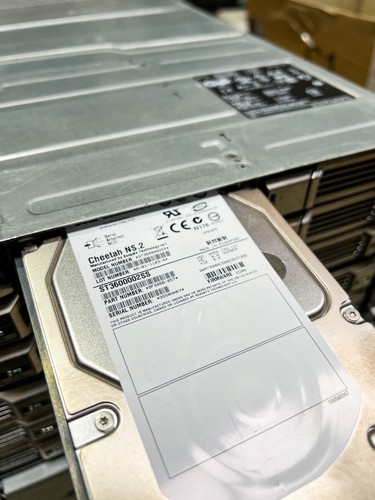 Dell EqualLogic PS6100 Storage Array, 1xControllers 07V250 12xEpty 12x600GB HDD - Photo 3/6