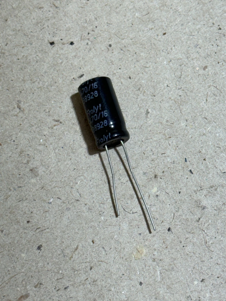 Lotto 100 Condensatori Elettrolitici Panasonic 10uF 50V 85&deg;C 6x12mm - NUOVI