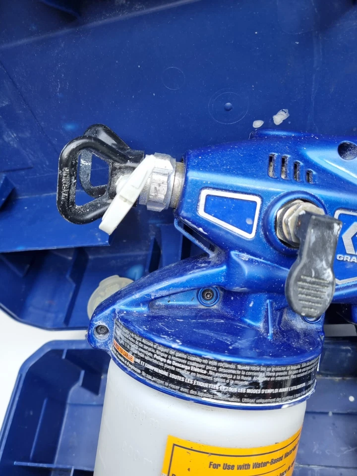 Graco 18v Cordless Paint Sprayer Kit in Case - Needs Service - image 3 of 4