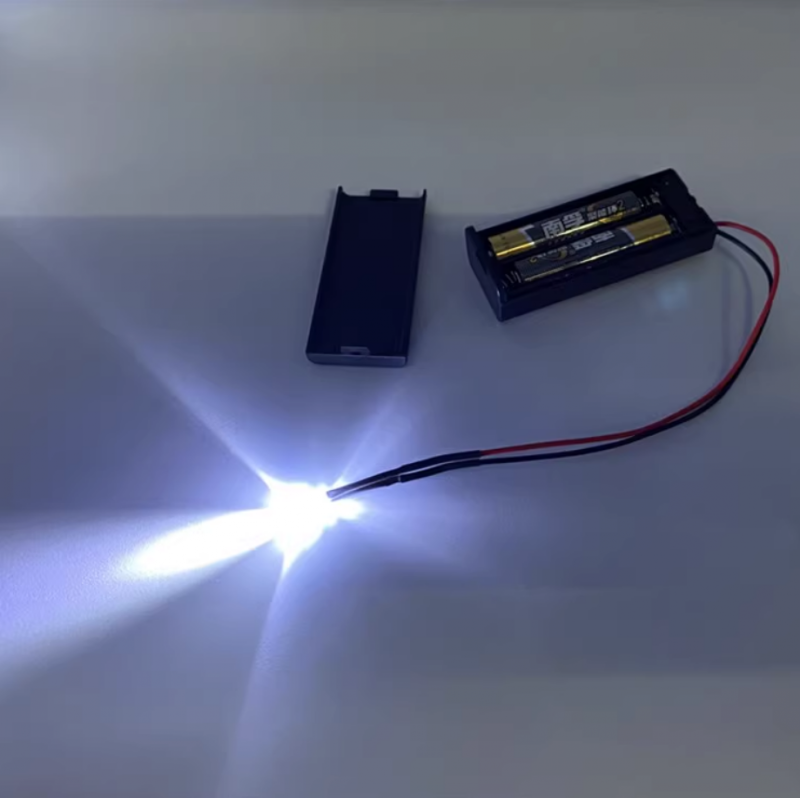 Torcia LED di Emergenza con Interruttore e Batteria Ricaricabile | Leroy Merlin