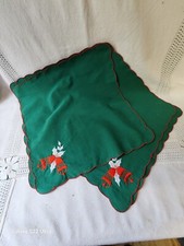 Vtg set 4 CHRISTMAS Cloth Napkins Green Embroidered BELLS & Holly Scalloped Edge