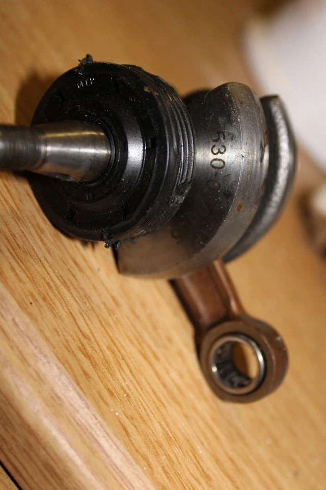 ALBERO MOTORE MOTOSEGA HUSQVARNA 235 236 240 E JONSERED CS 2234 2238 ORIGINALE - Immagine 3 di 3