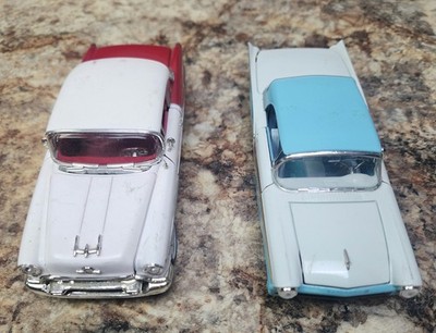2 ARKO CAR DIECAST LOT 57 FORD SKYLINER & 55 OLDMIBILE SUPER 58