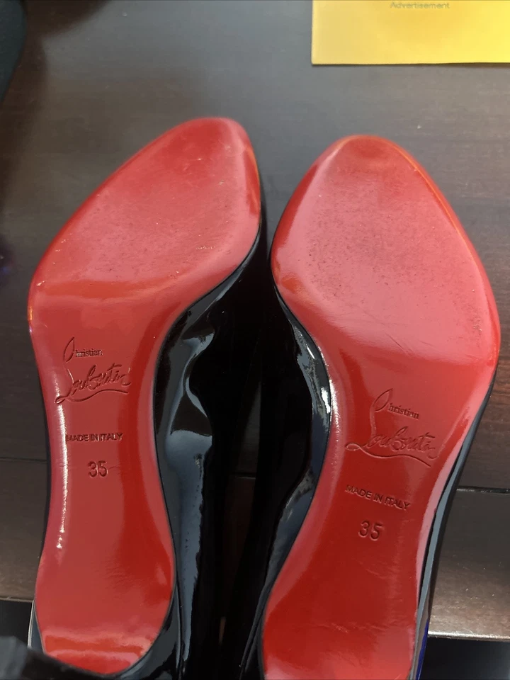 Zapatos de salón Christian Louboutin para mujer talla 35 punta redonda charol en negro Foto 3 de 4