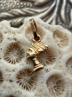 14k Solid Yellow Gold 585 Egyptian Queen Nefertiti Pendant
