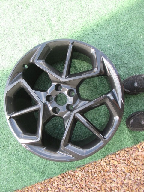 (1) MASERATI MC20 OEM FACTORY FRONT 20X9 WHEEL RIM DARK GREY COLOR 670163875