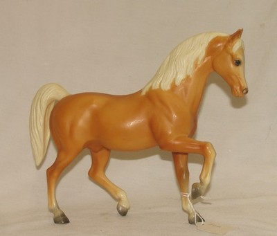 Breyer horse matte palomino family arabian stallion nice condition