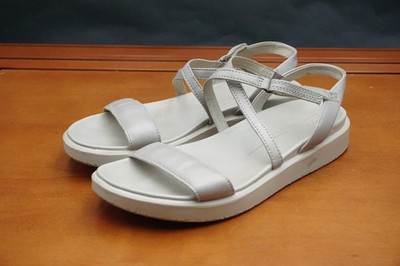 ECCO Flowt LX Sandals Shoes Womens 8 Gray Leather Strappy Cushioned Ankle Strap