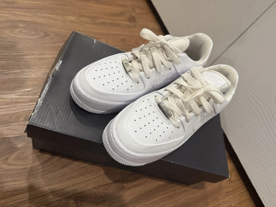 Talla 7 - Nike Air Force 1 Sage Low Triple Blanco W Foto 2 de 4