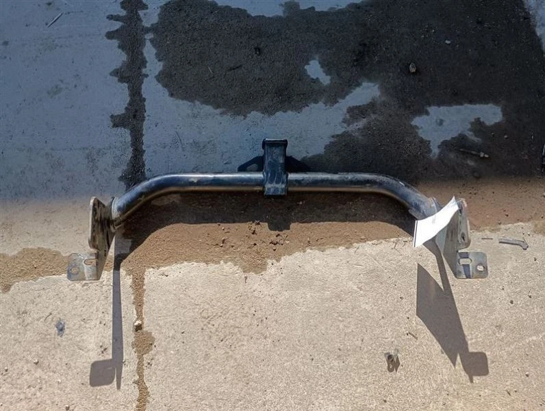 Curt Aftermarket Hitch For 2018 Outlander Sport 2866475 - Image 2 of 4